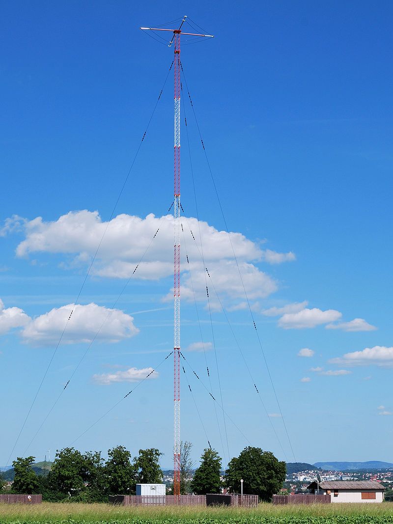 添付画像【939_Mast-Radiator-MediumWave-broadcast-antenna-in-Germany.jpg : 92.1KB】